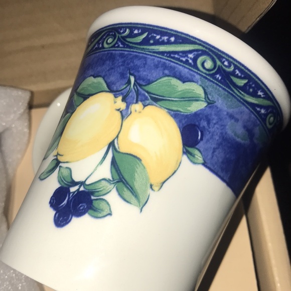 NWT Wedgwood Home Amway 2 Lemon Tree England Mugs - Picture 3 of 10